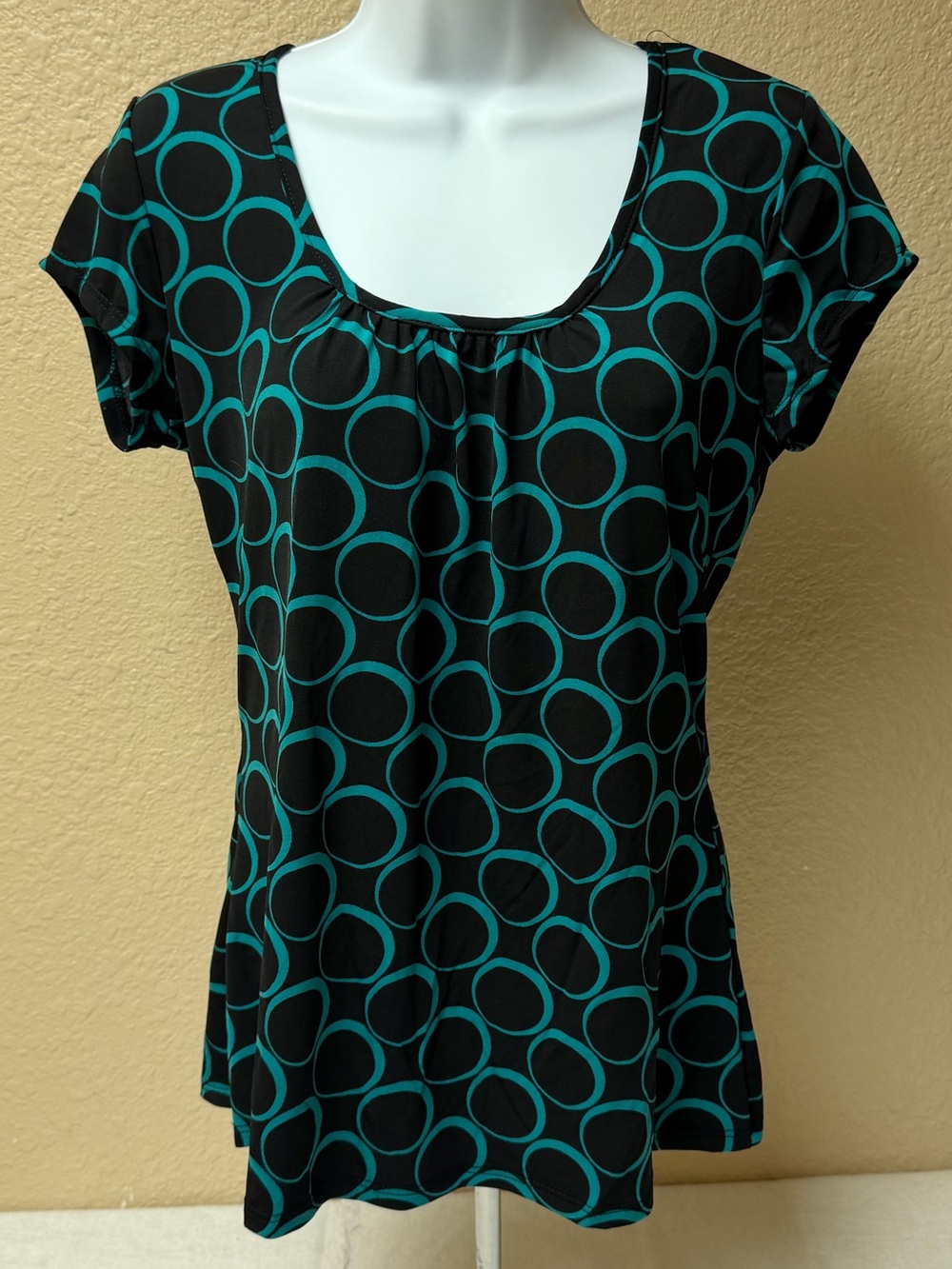 4/$20 Maurices Black Tee with Teal Ring Print
